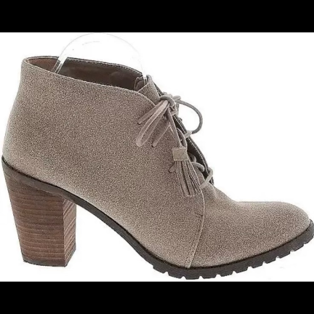 ♥️💜♥️ Restricted - ankle boots nude color. Size 6 true to size